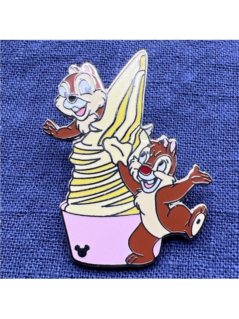 Disney Pin Chip & Dale Dole Whip Ice Cream Hidden Mickey Dessert Collection 2005